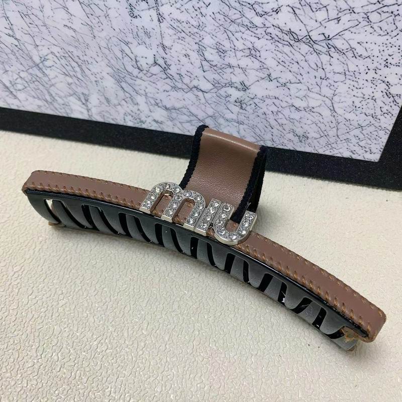 MiuMiu Hair Grab Clip 12lyx7 (2)